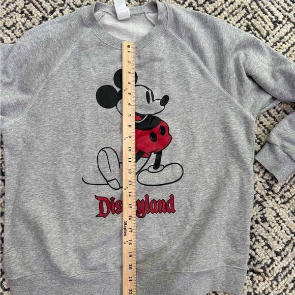 Walt Disney Standing Mickey Vintage Look Crew Neck Sweatshirt Gray Siz… - Picture 6 of 6